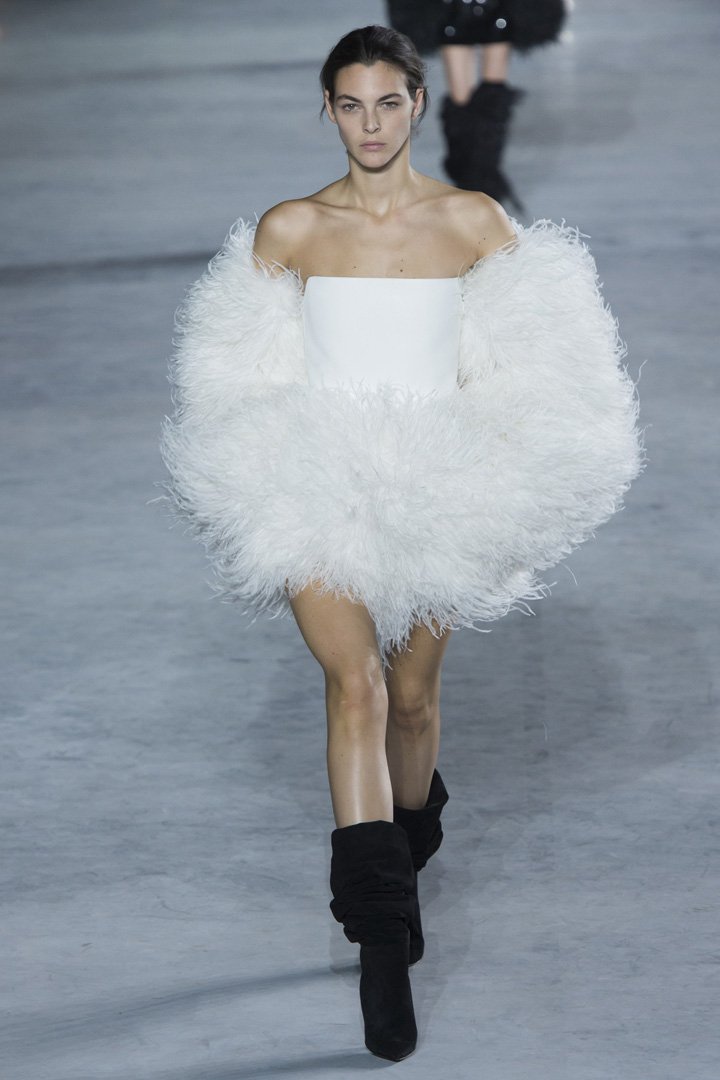 Saint Laurent（圣罗兰）2025巴黎时装周时装秀