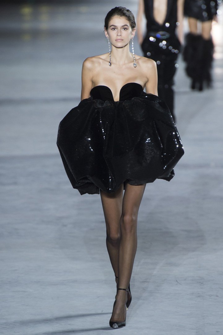 Saint Laurent（圣罗兰）2025巴黎时装周时装秀