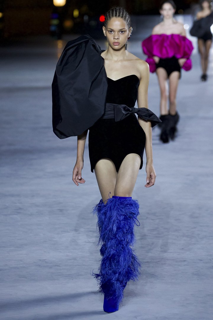 Saint Laurent（圣罗兰）2025巴黎时装周时装秀