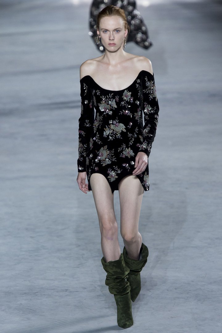 Saint Laurent（圣罗兰）2025巴黎时装周时装秀
