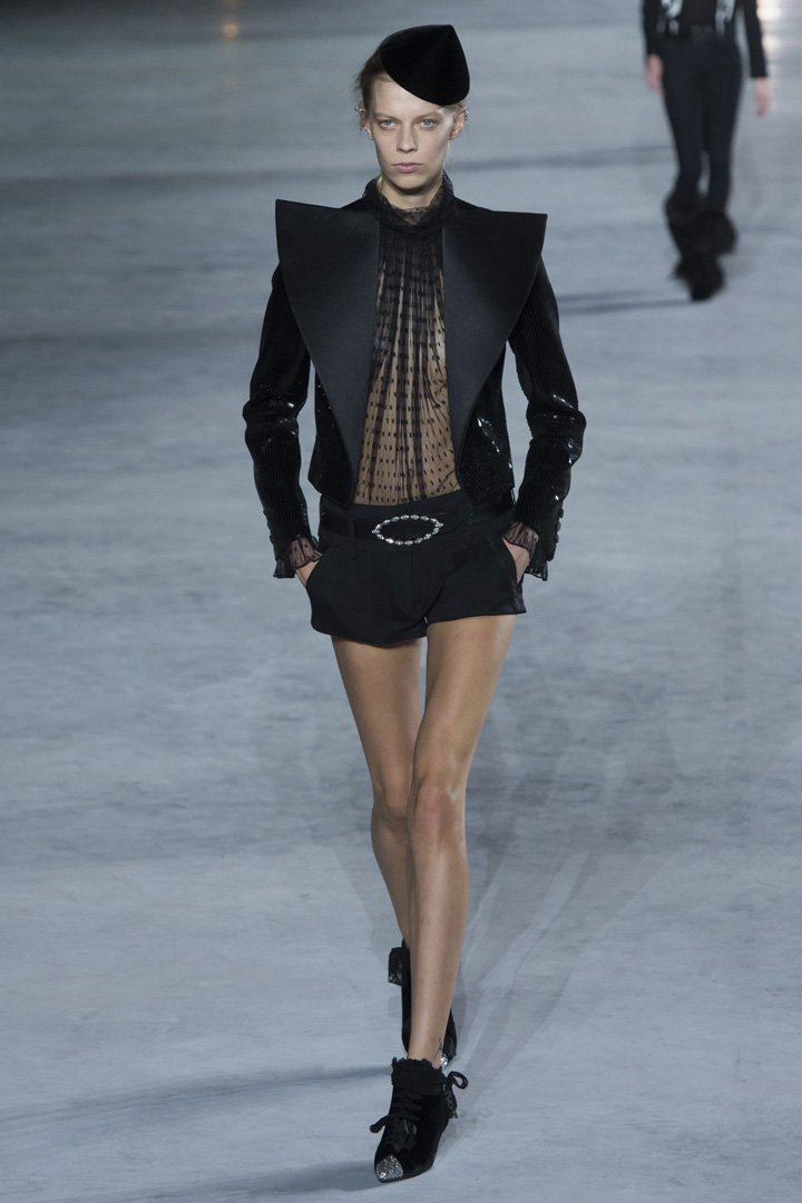 Saint Laurent（圣罗兰）2025巴黎时装周时装秀