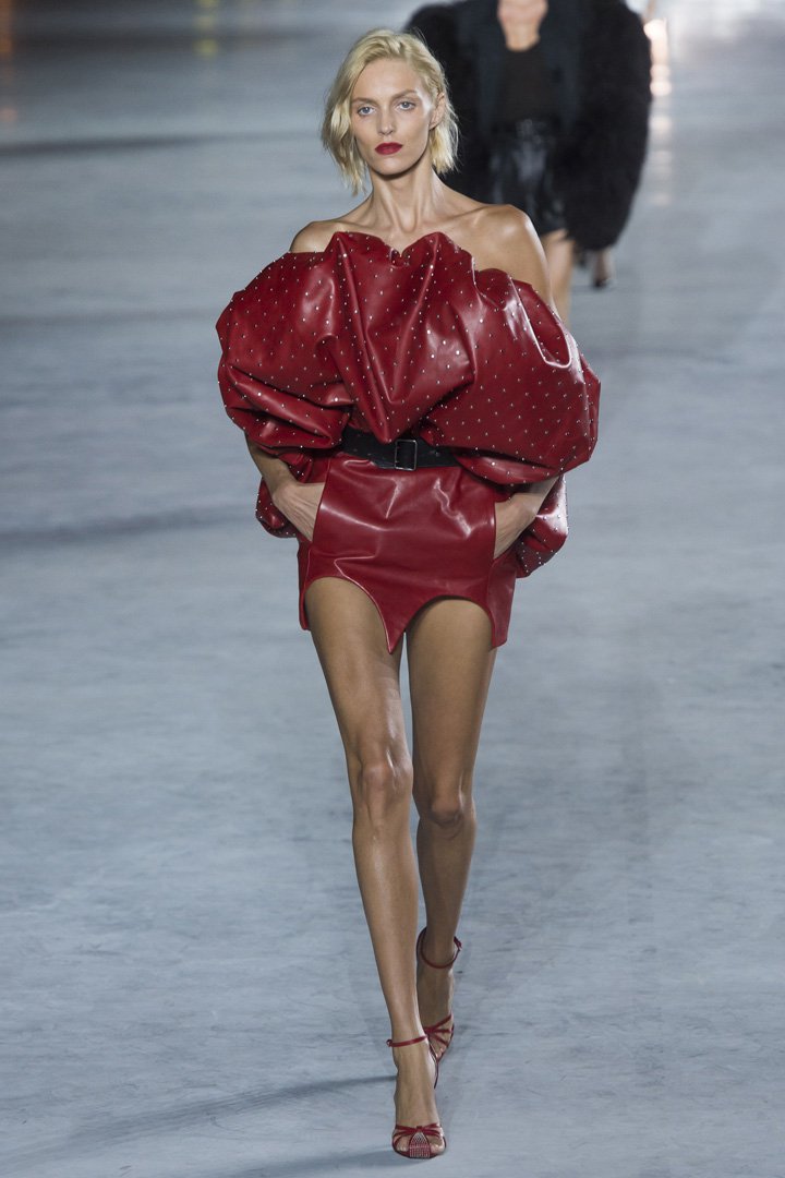 Saint Laurent（圣罗兰）2025巴黎时装周时装秀