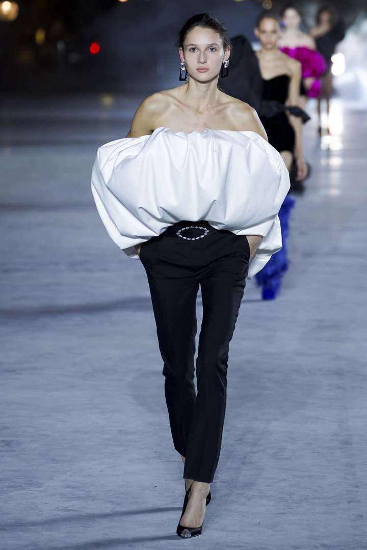 Saint Laurent（圣罗兰）2025巴黎时装周时装秀