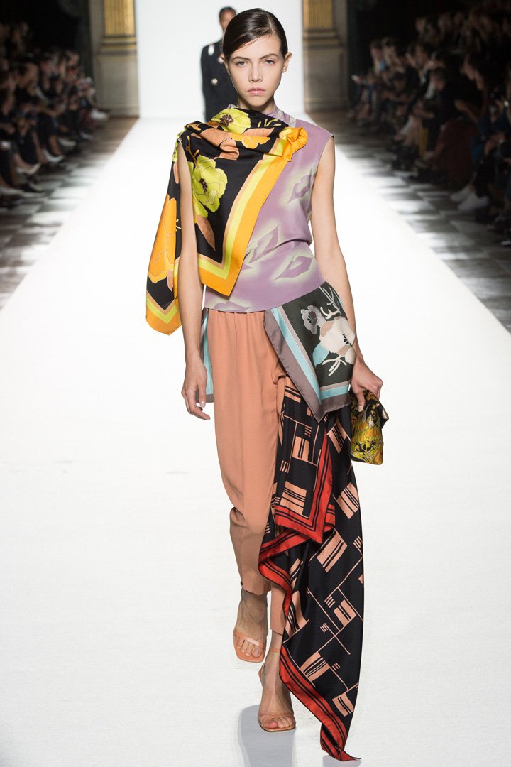 Dries Van Noten 2025巴黎时装周时装秀