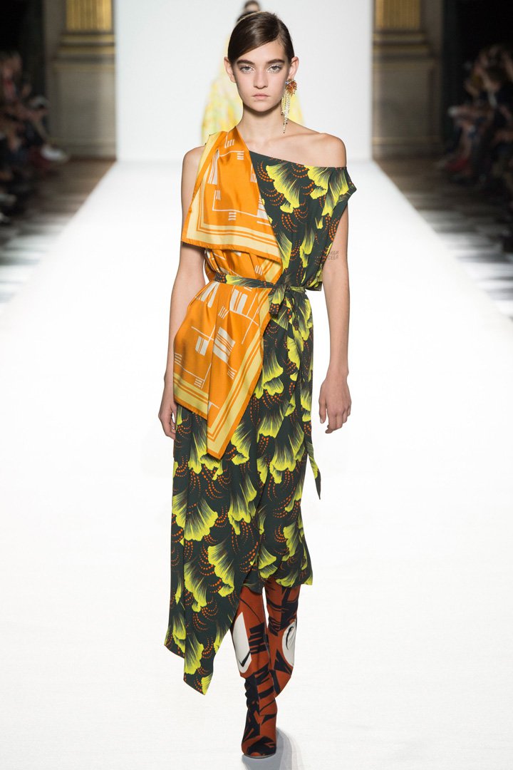 Dries Van Noten 2025巴黎时装周时装秀