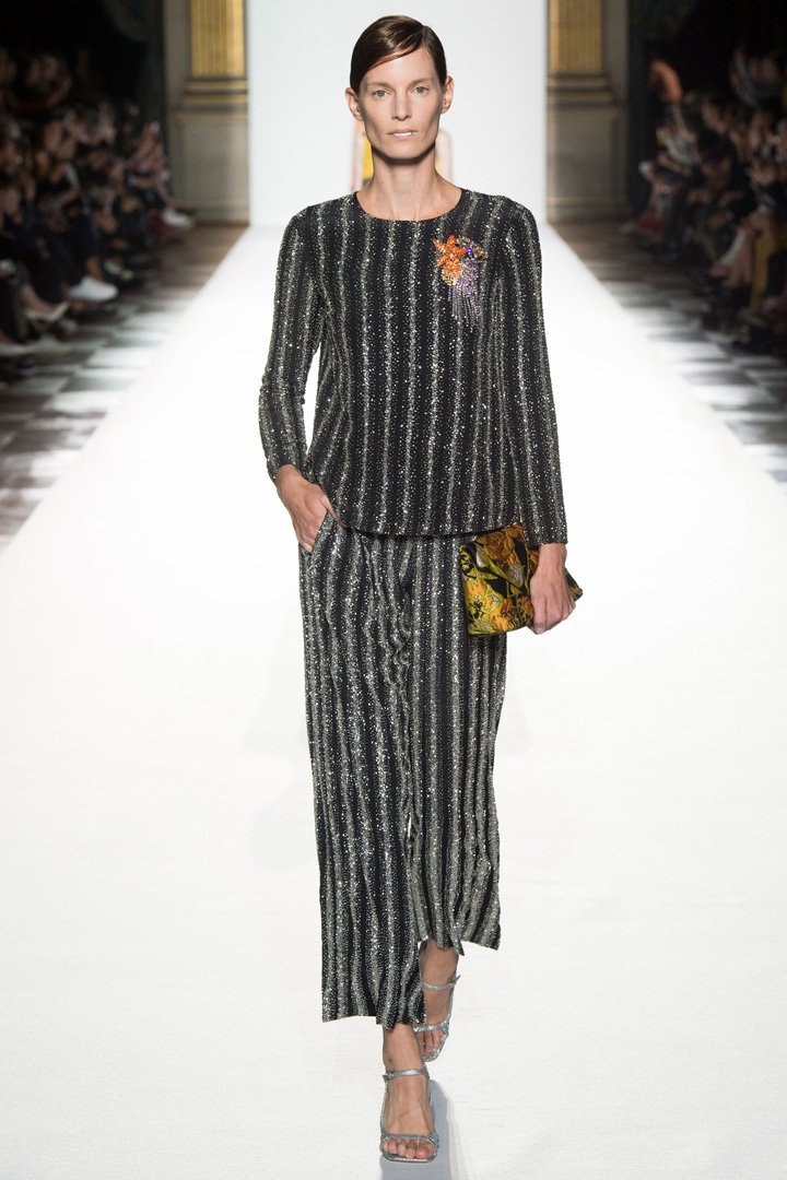 Dries Van Noten 2025巴黎时装周时装秀