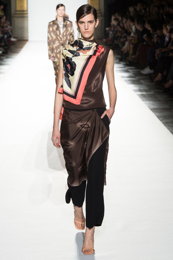 Dries Van Noten 2025巴黎时装周时装秀
