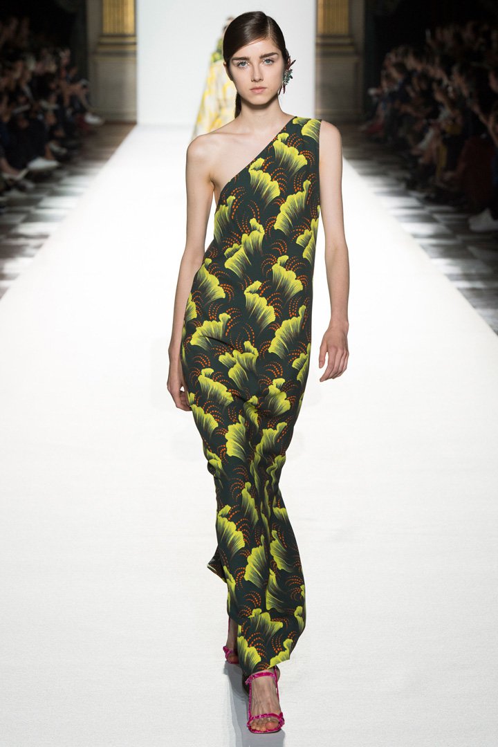 Dries Van Noten 2025巴黎时装周时装秀