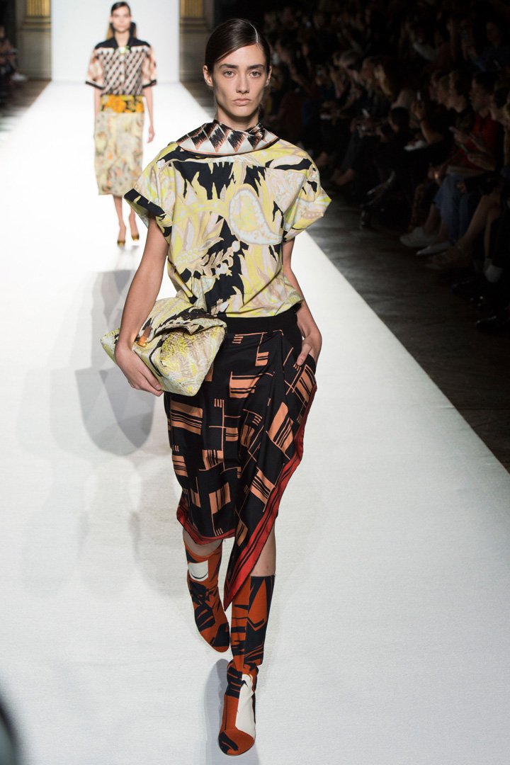 Dries Van Noten 2025巴黎时装周时装秀