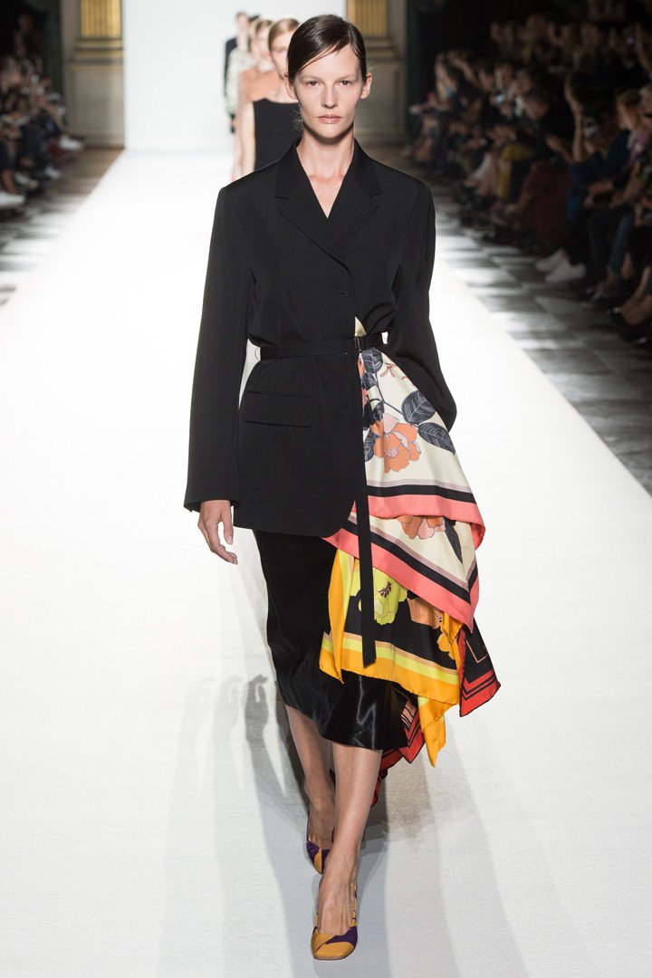 Dries Van Noten 2025巴黎时装周时装秀