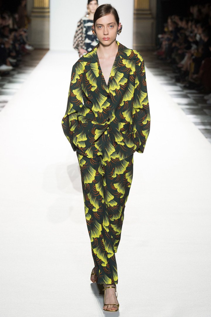 Dries Van Noten 2025巴黎时装周时装秀