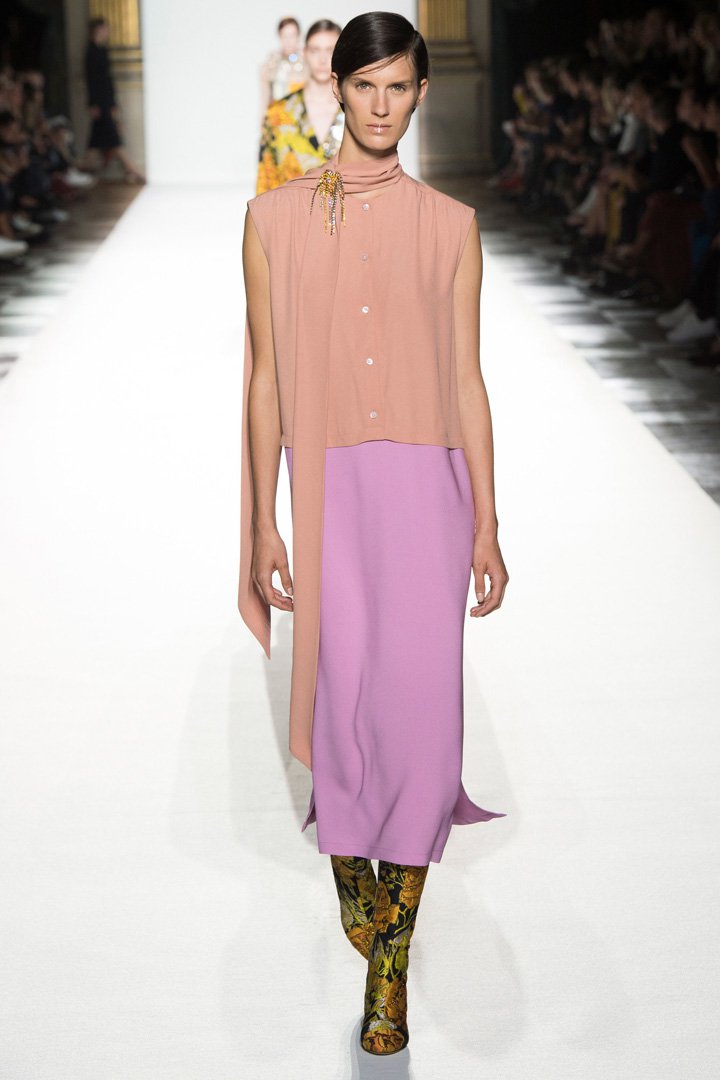 Dries Van Noten 2025巴黎时装周时装秀