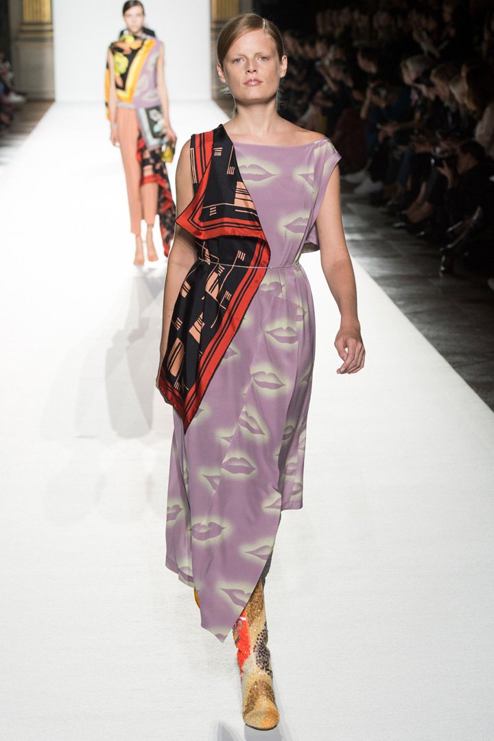Dries Van Noten 2025巴黎时装周时装秀