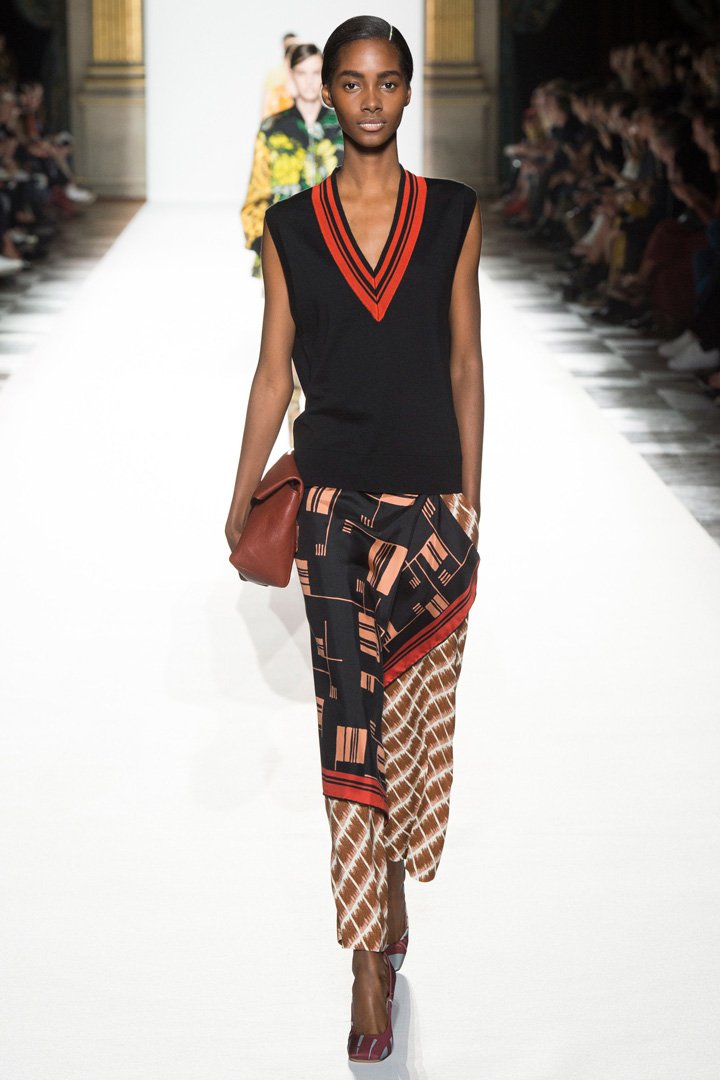 Dries Van Noten 2025巴黎时装周时装秀