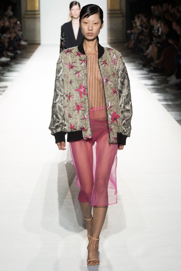 Dries Van Noten 2025巴黎时装周时装秀