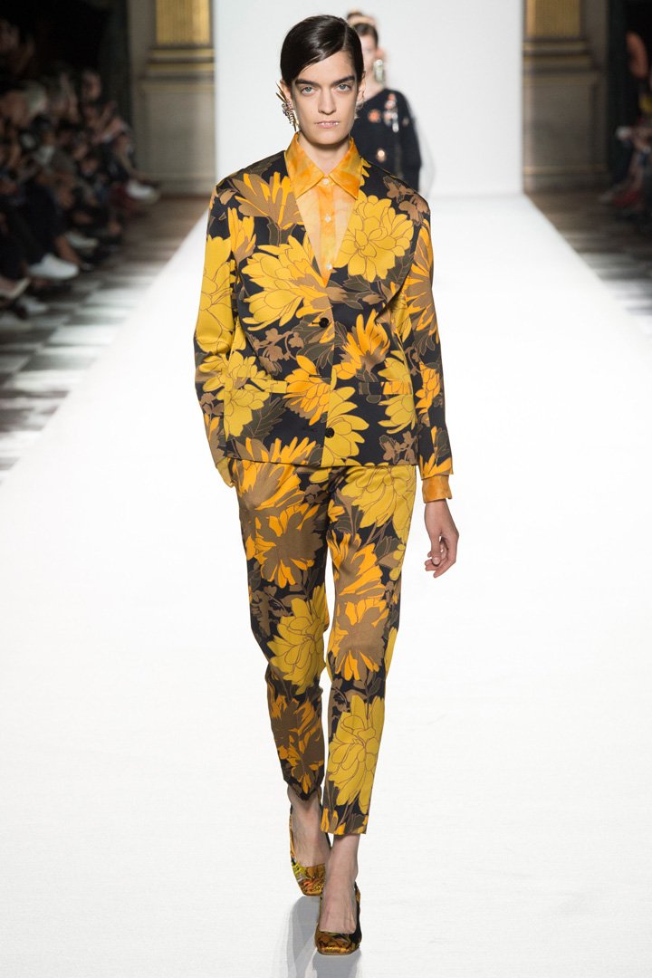 Dries Van Noten 2025巴黎时装周时装秀