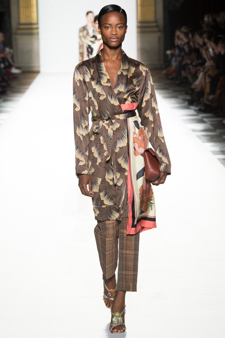 Dries Van Noten 2025巴黎时装周时装秀