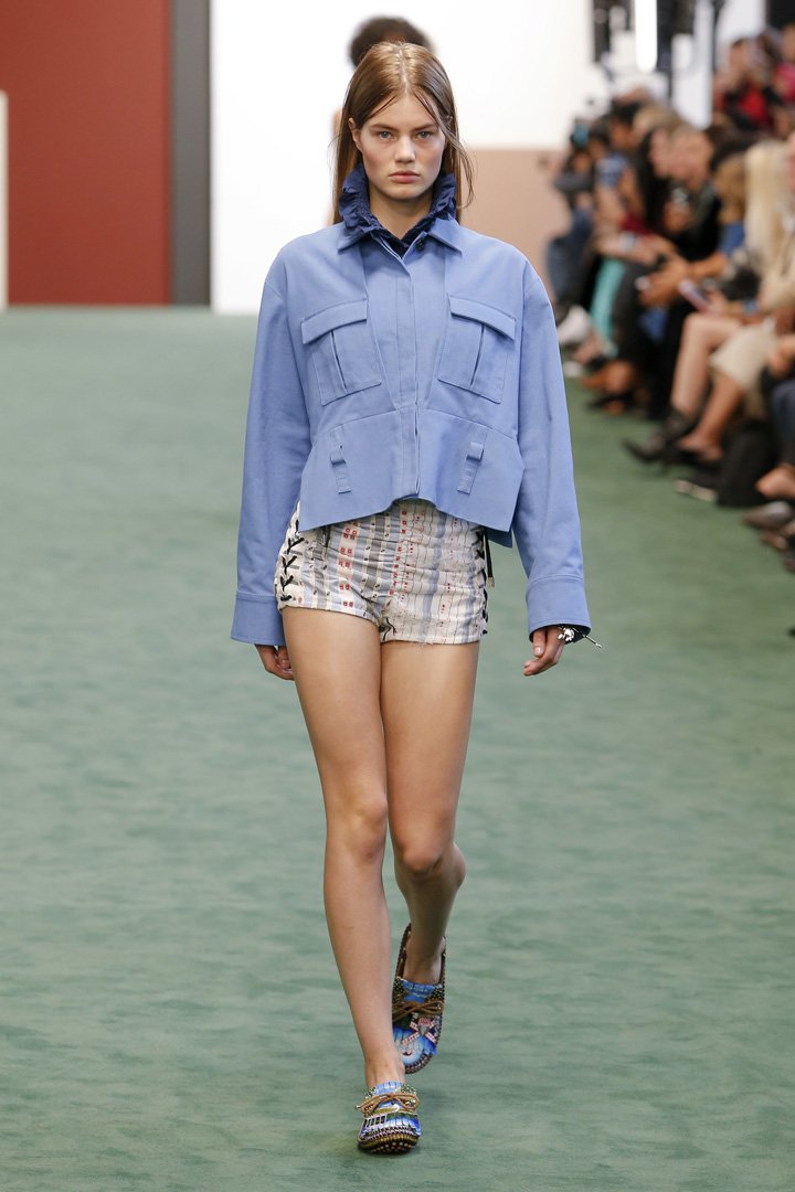 Carven（卡纷）2025巴黎时装周时装秀