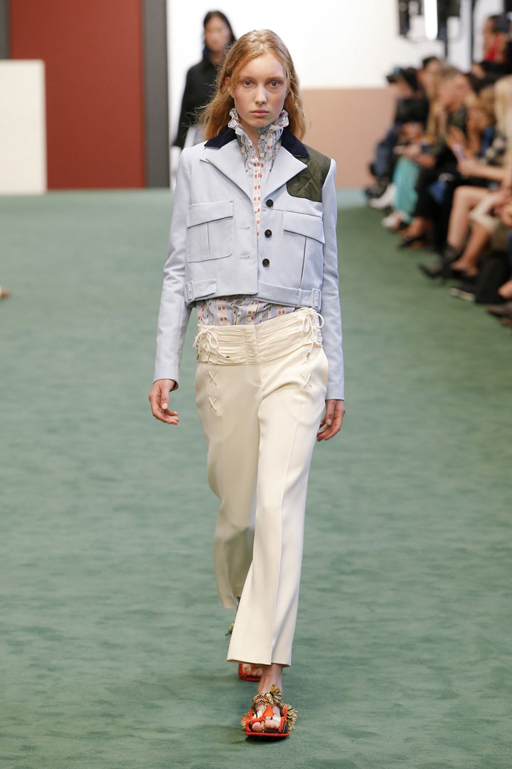 Carven（卡纷）2025巴黎时装周时装秀
