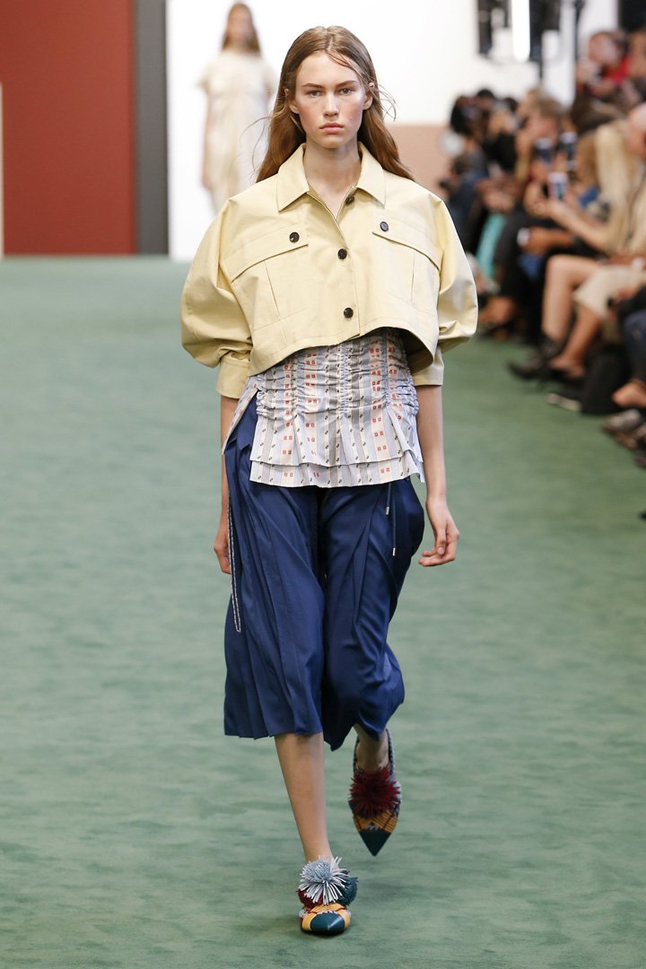 Carven（卡纷）2025巴黎时装周时装秀