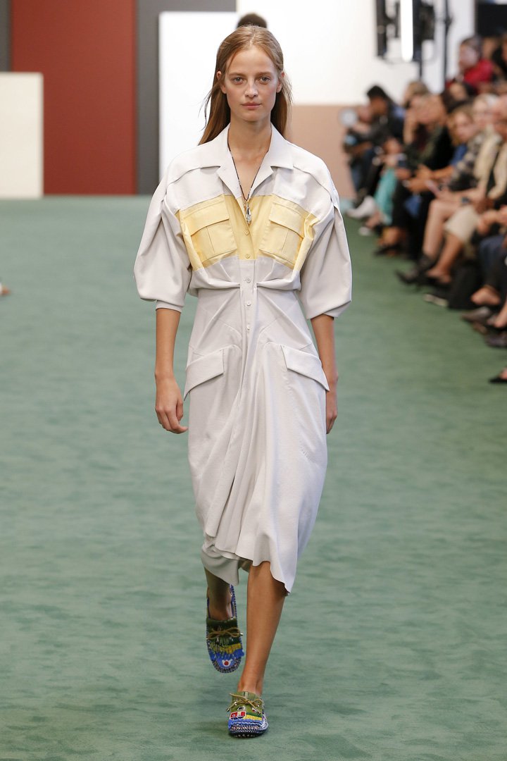 Carven（卡纷）2025巴黎时装周时装秀