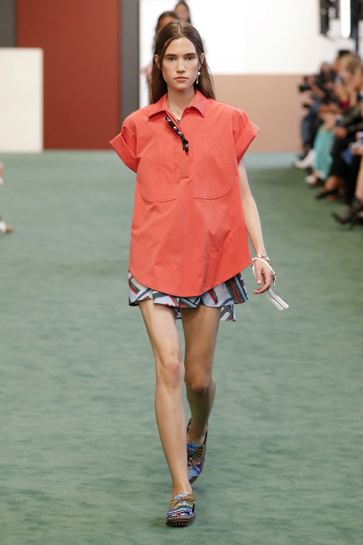 Carven（卡纷）2025巴黎时装周时装秀