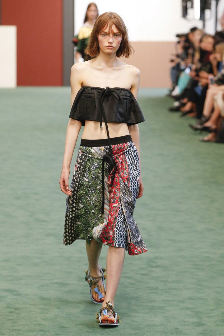 Carven（卡纷）2025巴黎时装周时装秀