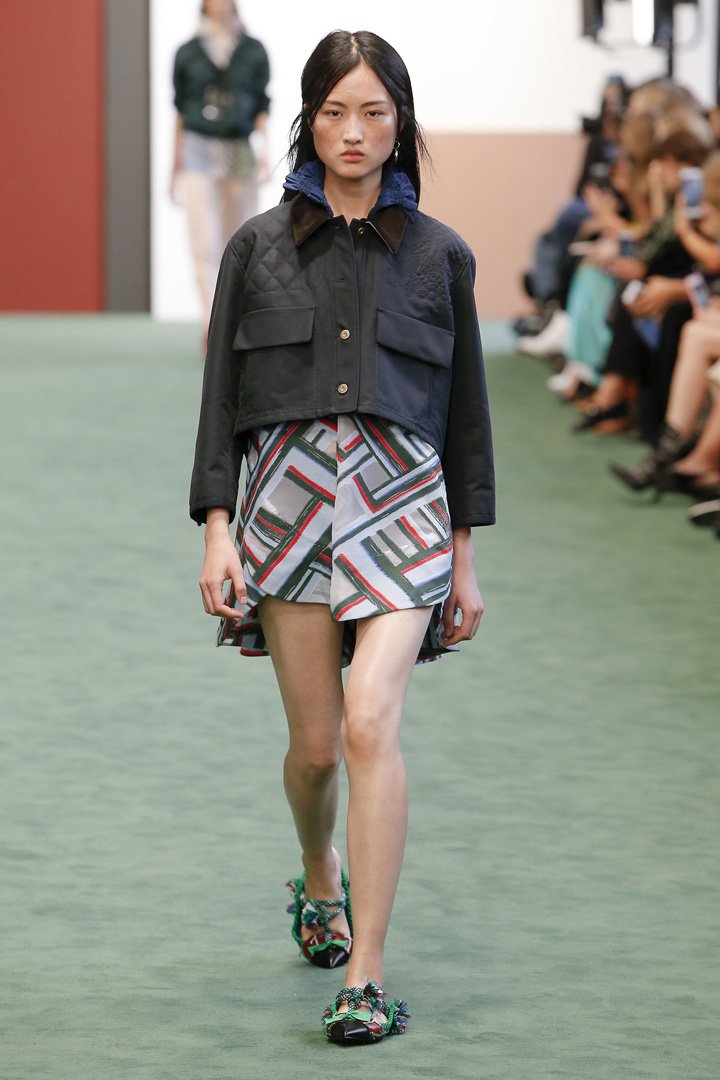 Carven（卡纷）2025巴黎时装周时装秀