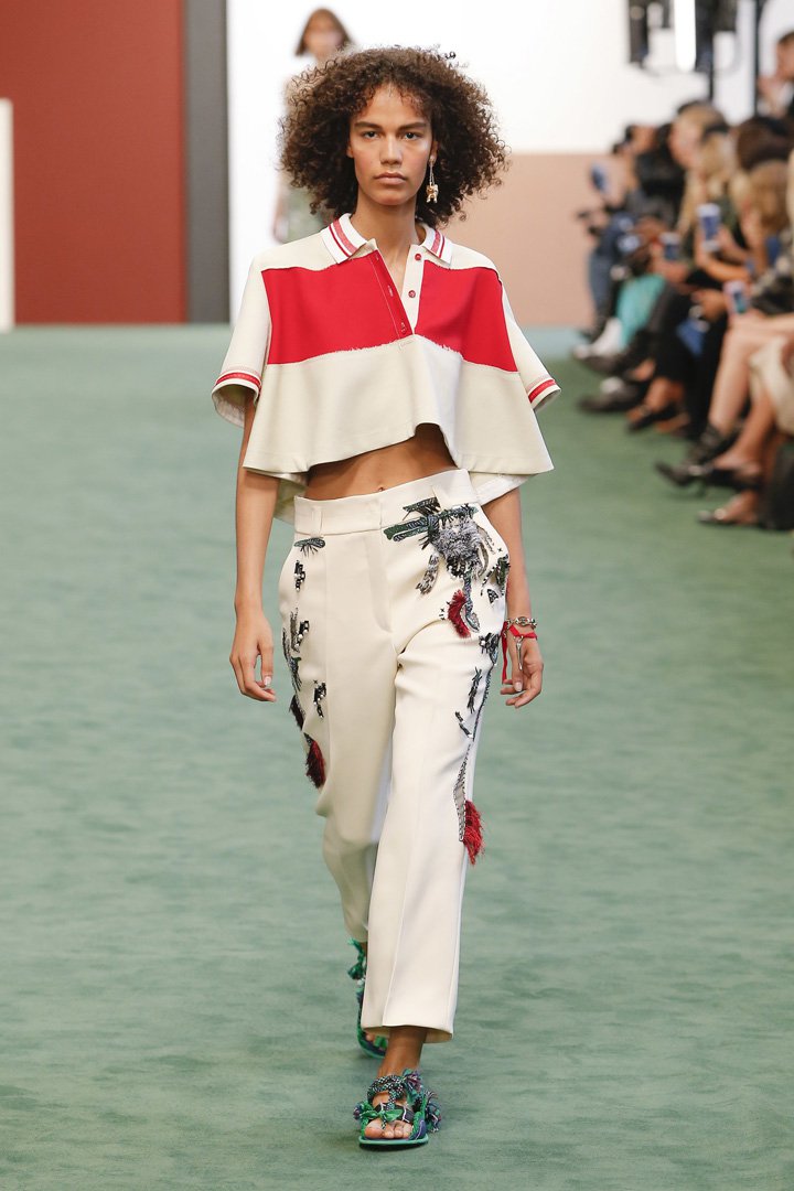 Carven（卡纷）2025巴黎时装周时装秀