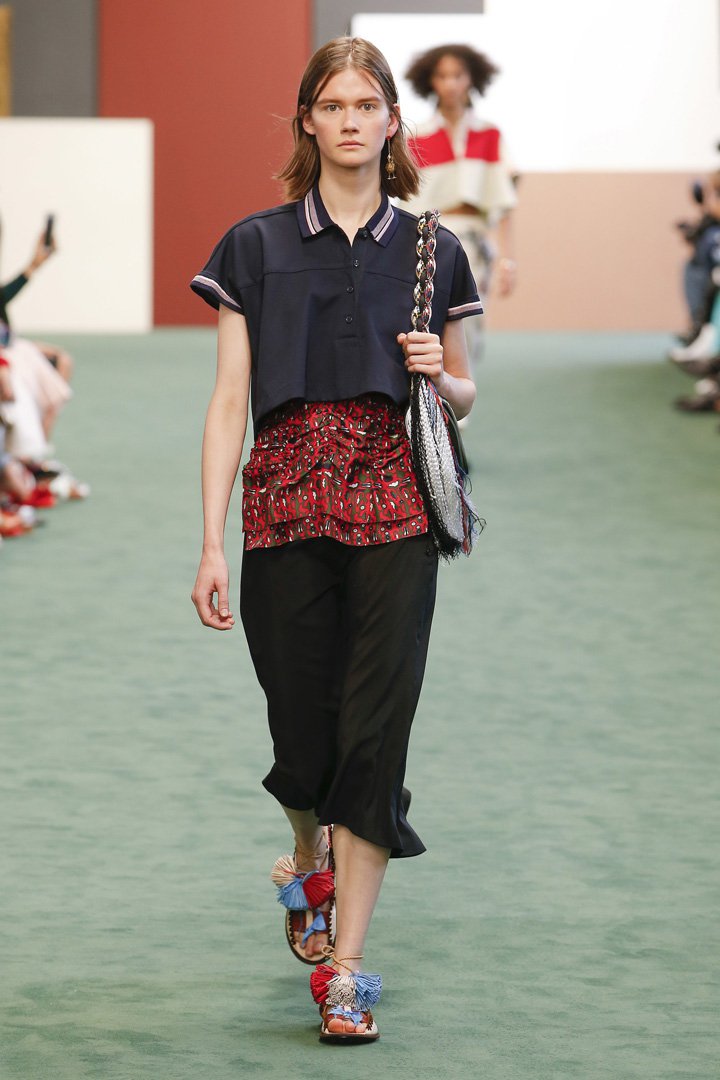 Carven（卡纷）2025巴黎时装周时装秀