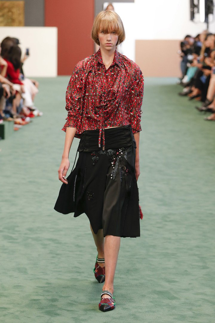 Carven（卡纷）2025巴黎时装周时装秀