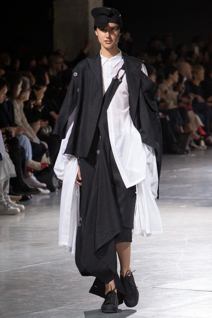 Yohji Yamamoto（山本耀司）2025巴黎时装周时装秀
