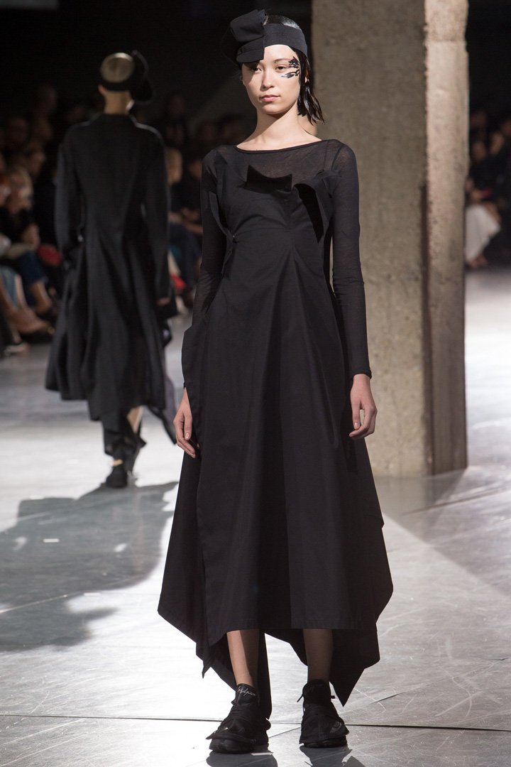 Yohji Yamamoto（山本耀司）2025巴黎时装周时装秀