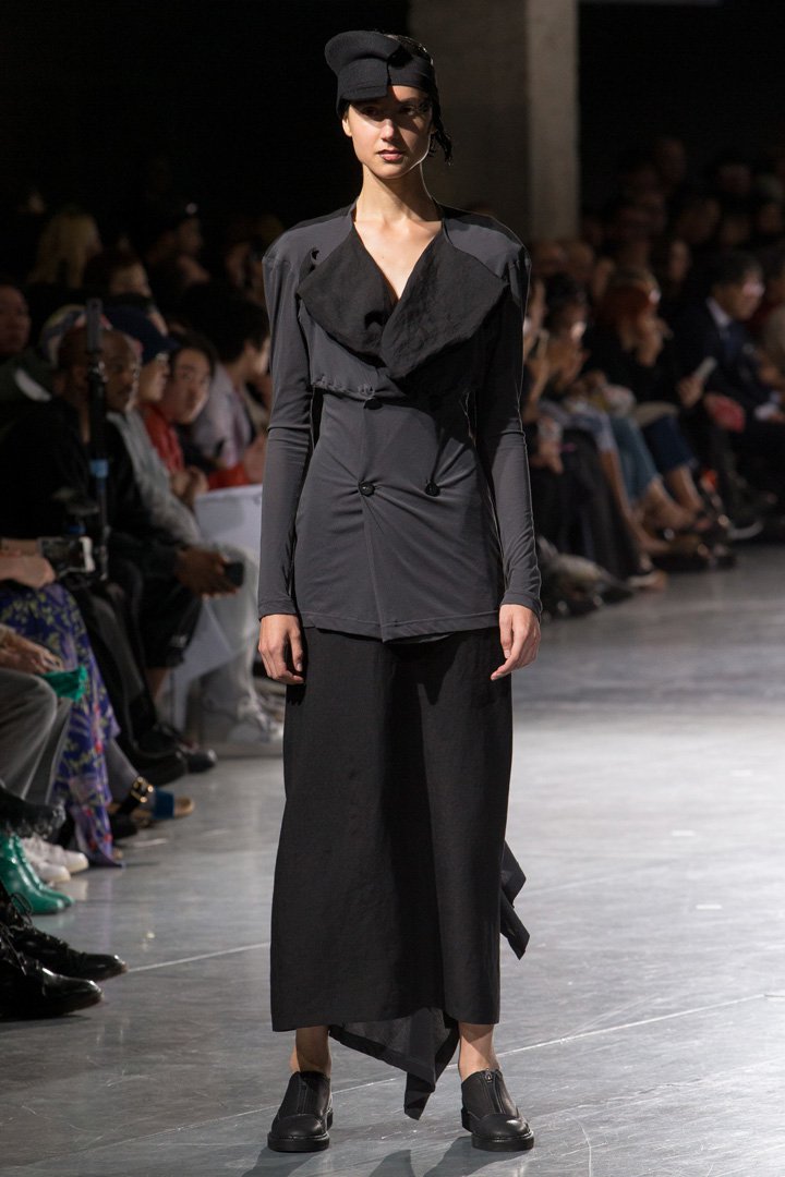 Yohji Yamamoto（山本耀司）2025巴黎时装周时装秀