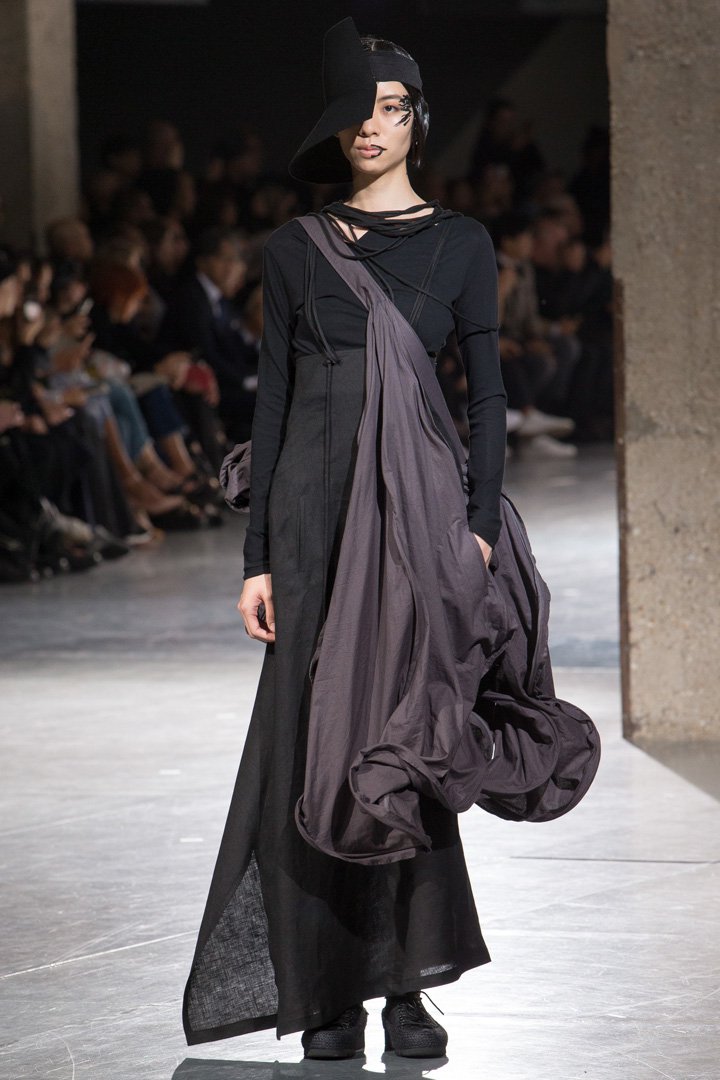 Yohji Yamamoto（山本耀司）2025巴黎时装周时装秀
