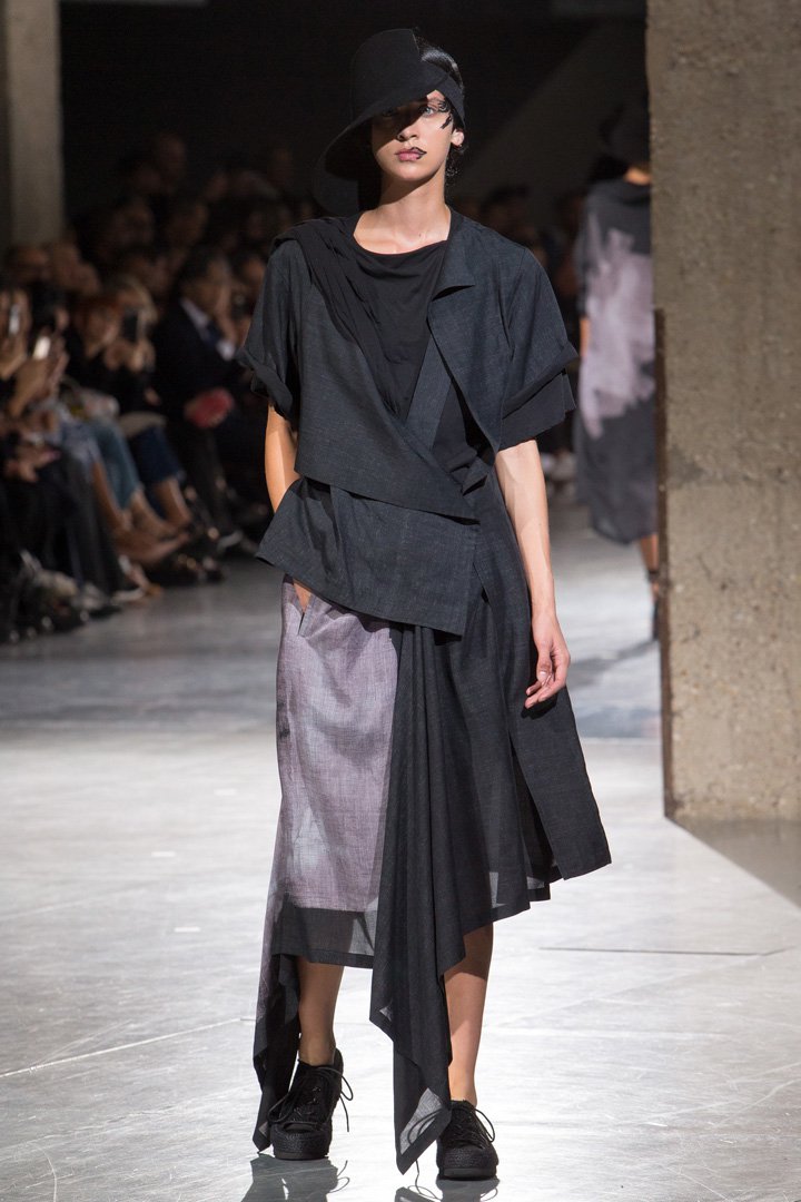 Yohji Yamamoto（山本耀司）2025巴黎时装周时装秀