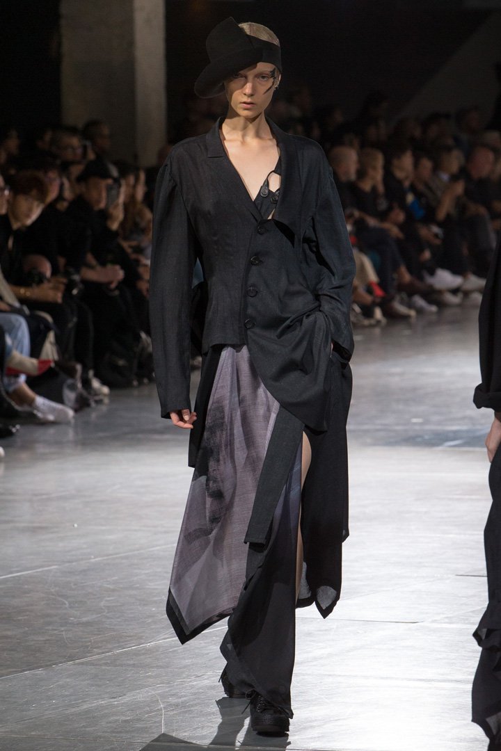 Yohji Yamamoto（山本耀司）2025巴黎时装周时装秀