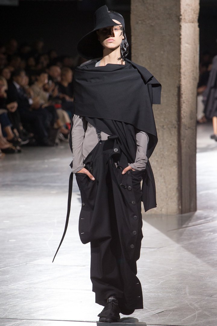 Yohji Yamamoto（山本耀司）2025巴黎时装周时装秀
