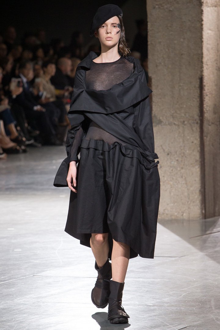 Yohji Yamamoto（山本耀司）2025巴黎时装周时装秀