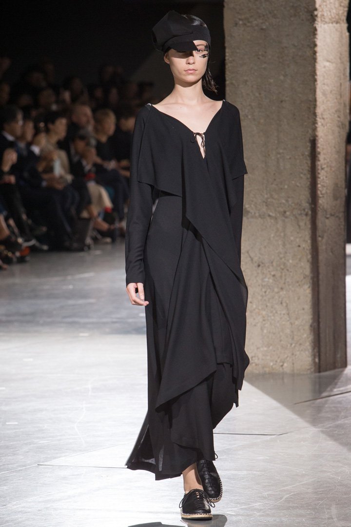 Yohji Yamamoto（山本耀司）2025巴黎时装周时装秀