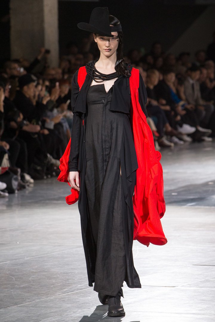 Yohji Yamamoto（山本耀司）2025巴黎时装周时装秀
