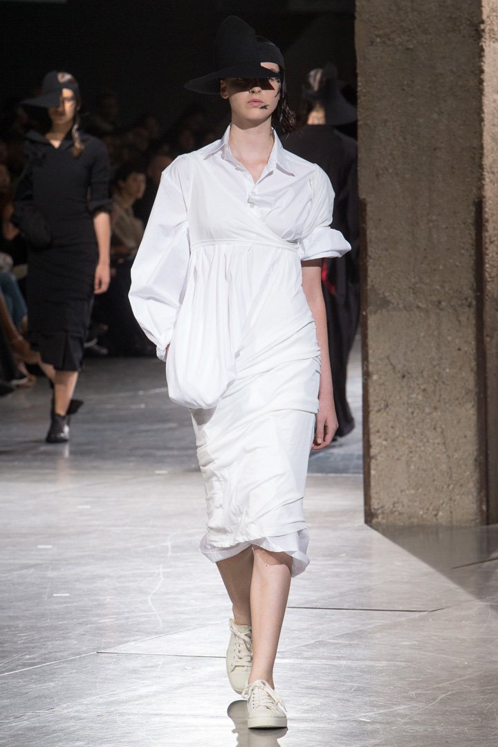 Yohji Yamamoto（山本耀司）2025巴黎时装周时装秀