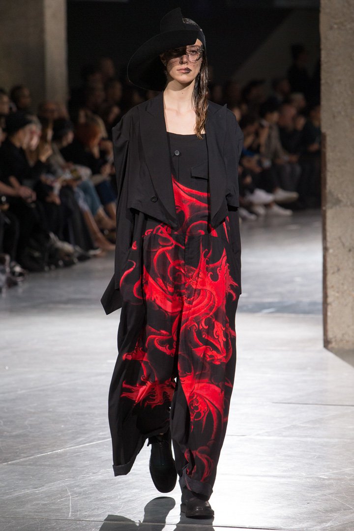 Yohji Yamamoto（山本耀司）2025巴黎时装周时装秀
