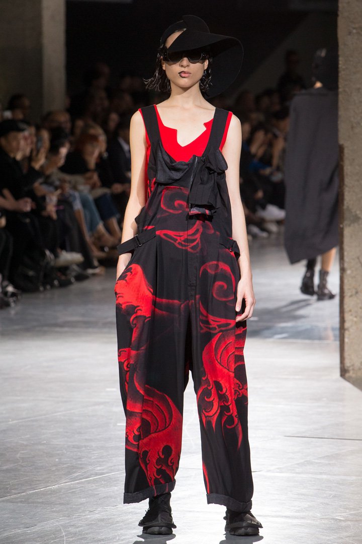 Yohji Yamamoto（山本耀司）2025巴黎时装周时装秀