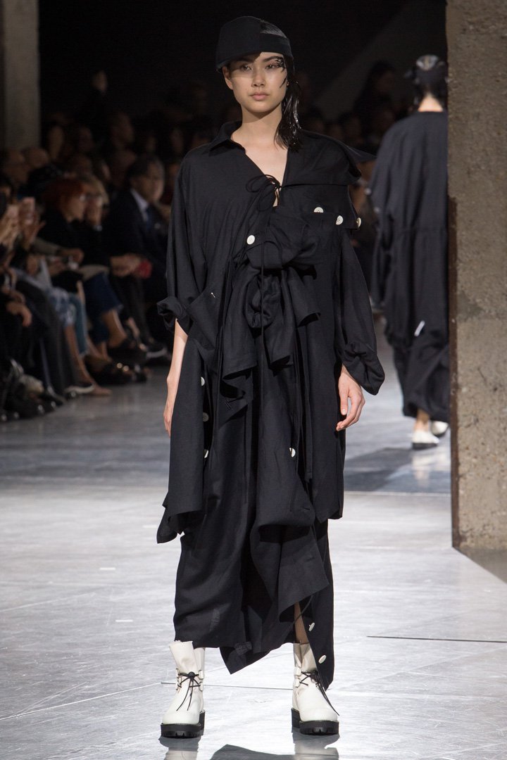 Yohji Yamamoto（山本耀司）2025巴黎时装周时装秀
