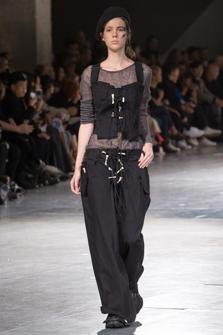 Yohji Yamamoto（山本耀司）2025巴黎时装周时装秀