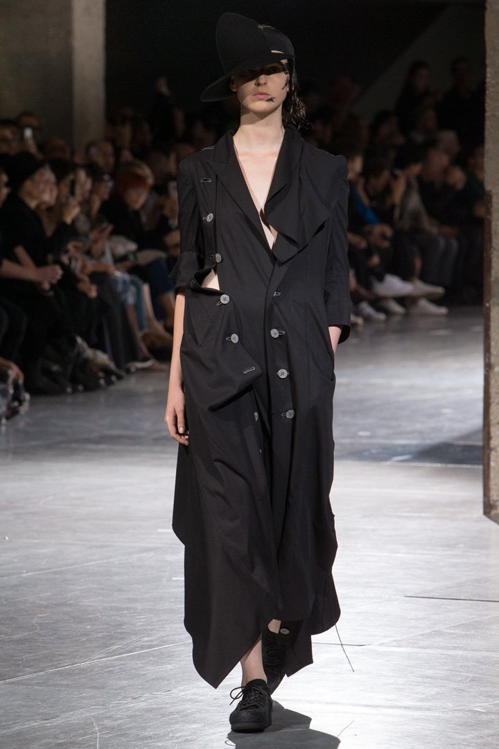 Yohji Yamamoto（山本耀司）2025巴黎时装周时装秀
