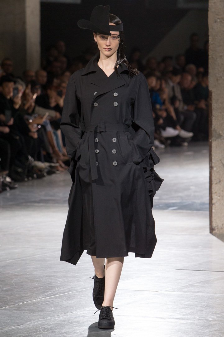 Yohji Yamamoto（山本耀司）2025巴黎时装周时装秀