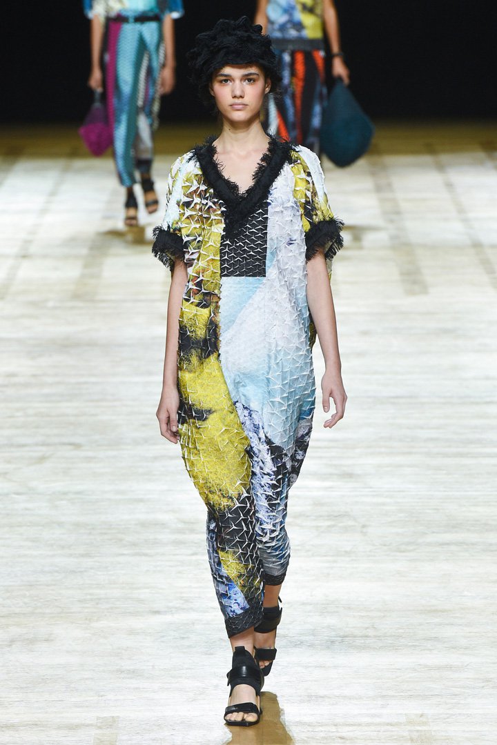 Issey Miyake（三宅一生）2025巴黎时装周时装秀