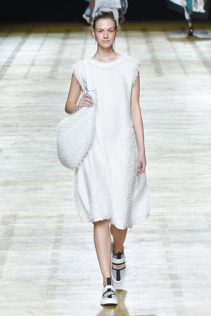 Issey Miyake（三宅一生）2025巴黎时装周时装秀